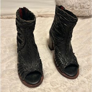 Freebird Bella black size 7